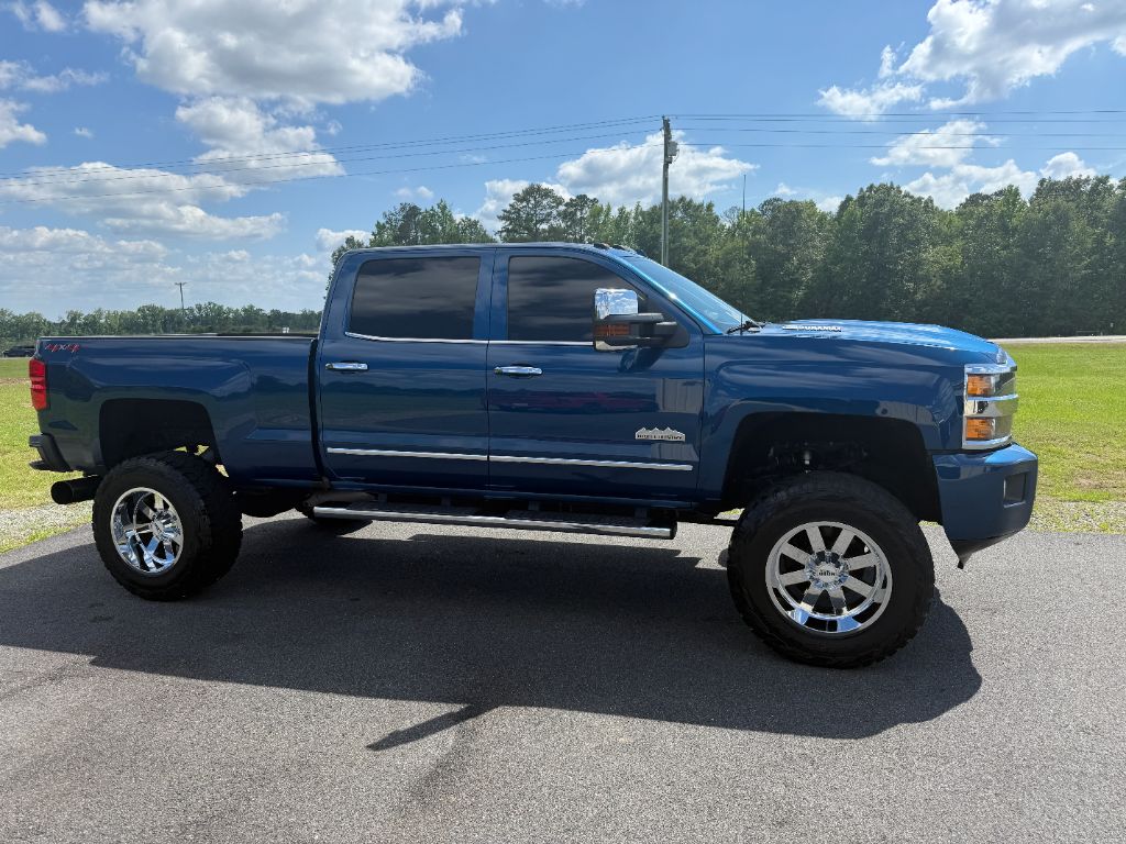 2018 Chevrolet Silverado HD High Country 4WD Crew Cab Standard Box's photo