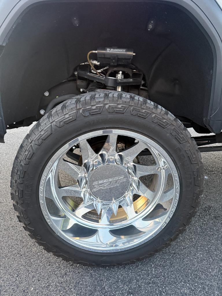 2024 GMC Sierra 3500HD Denali Ultimate - Photo 17