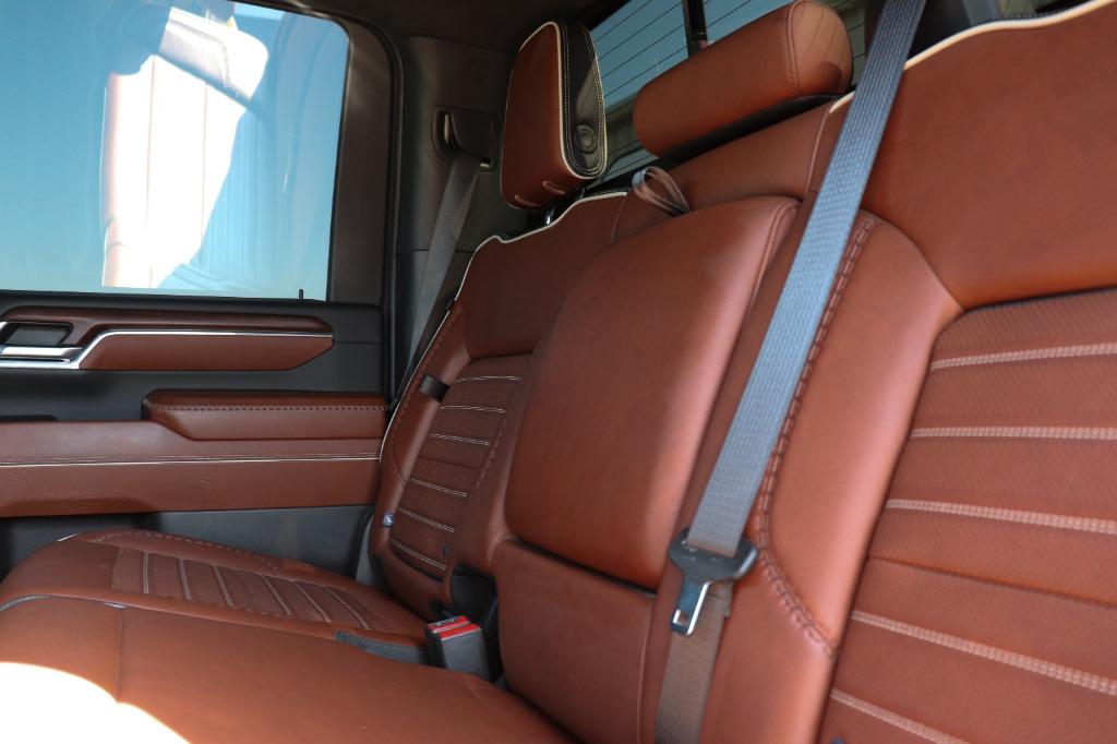 2024 GMC Sierra 3500HD Denali Ultimate - Photo 10
